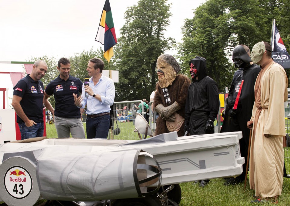 Peugeot 2008 DKR - Red Bull Caisses à Savon 2014