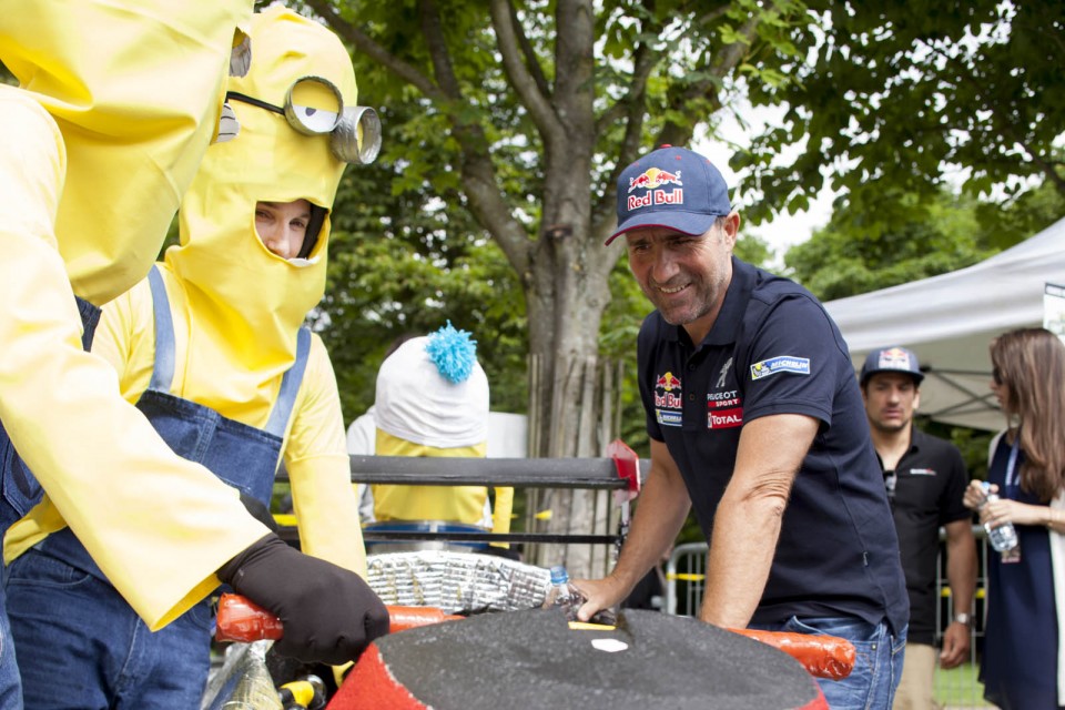 Peugeot 2008 DKR - Red Bull Caisses à Savon 2014