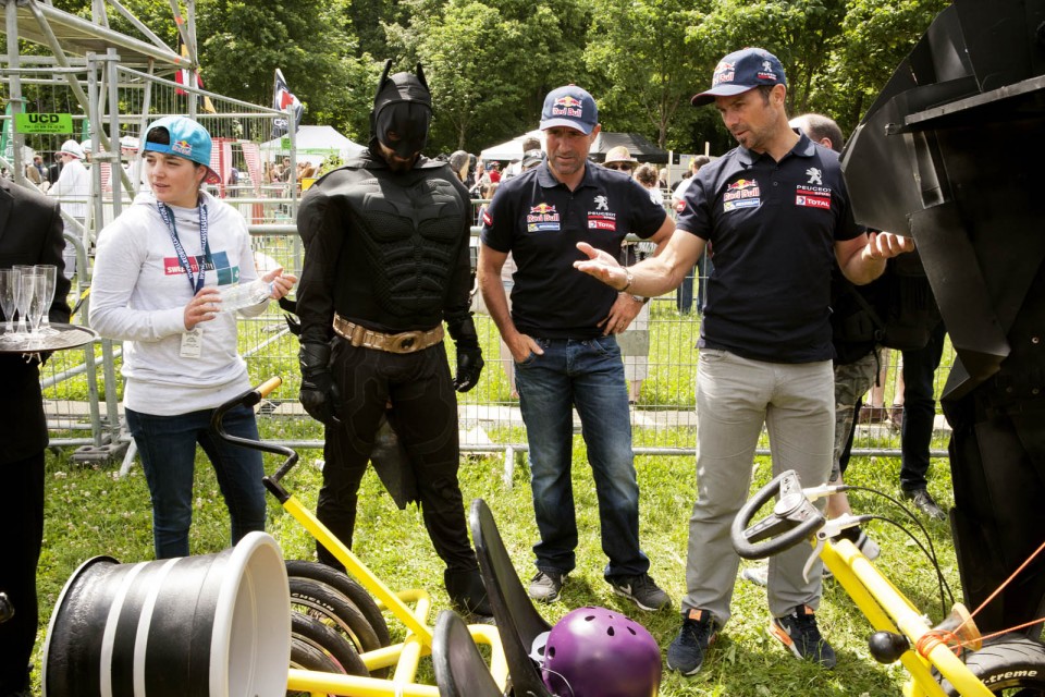 Peugeot 2008 DKR - Red Bull Caisses à Savon 2014