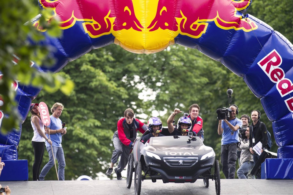 Peugeot 2008 DKR - Red Bull Caisses à Savon 2014