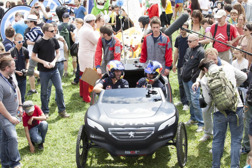 Peugeot 2008 DKR - Red Bull Caisses à Savon 2014