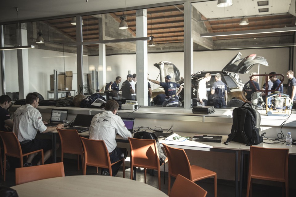 Photo essais Peugeot 2008 DKR (Dakar)