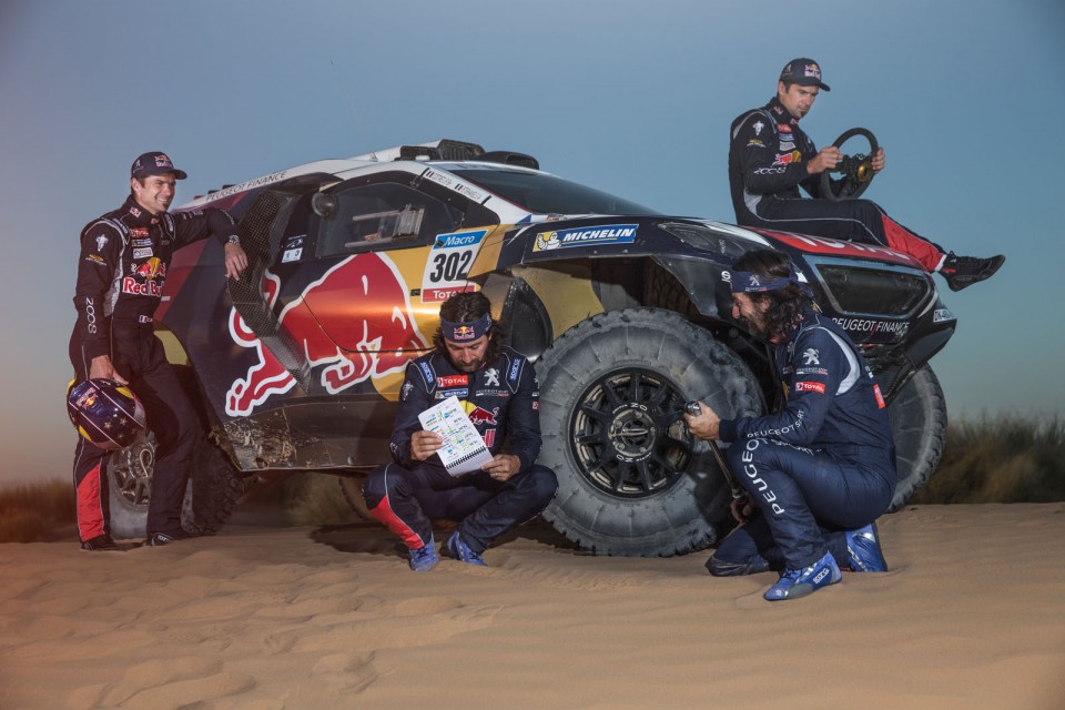 Photo officielle essais Peugeot 2008 DKR Maroc (2015)