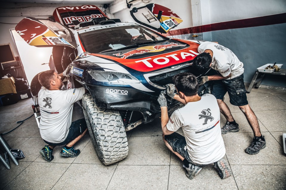 Photo officielle essais Peugeot 2008 DKR Maroc (2015)