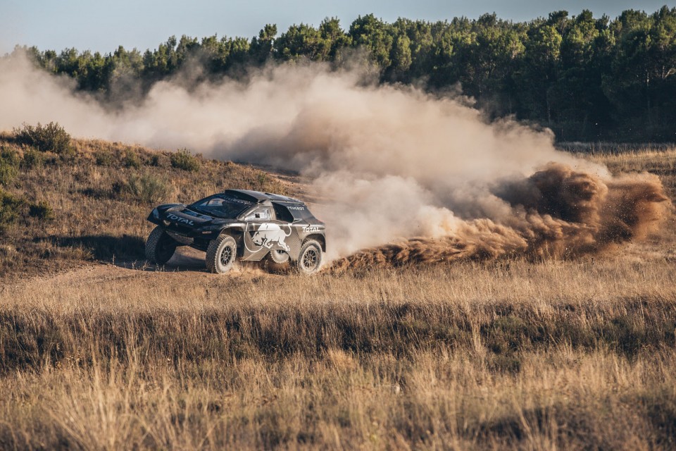 Photo officielle Peugeot 2008 DKR 16 (2016)