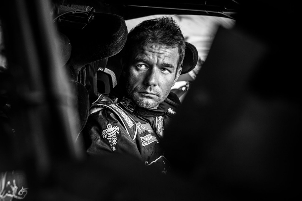 Photo officielle Peugeot 2008 DKR 2016 - Team Peugeot Total