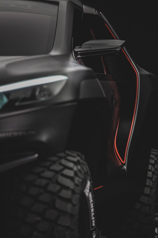 Photo teaser Peugeot 2008 DKR - Peugeot Sport Dakar