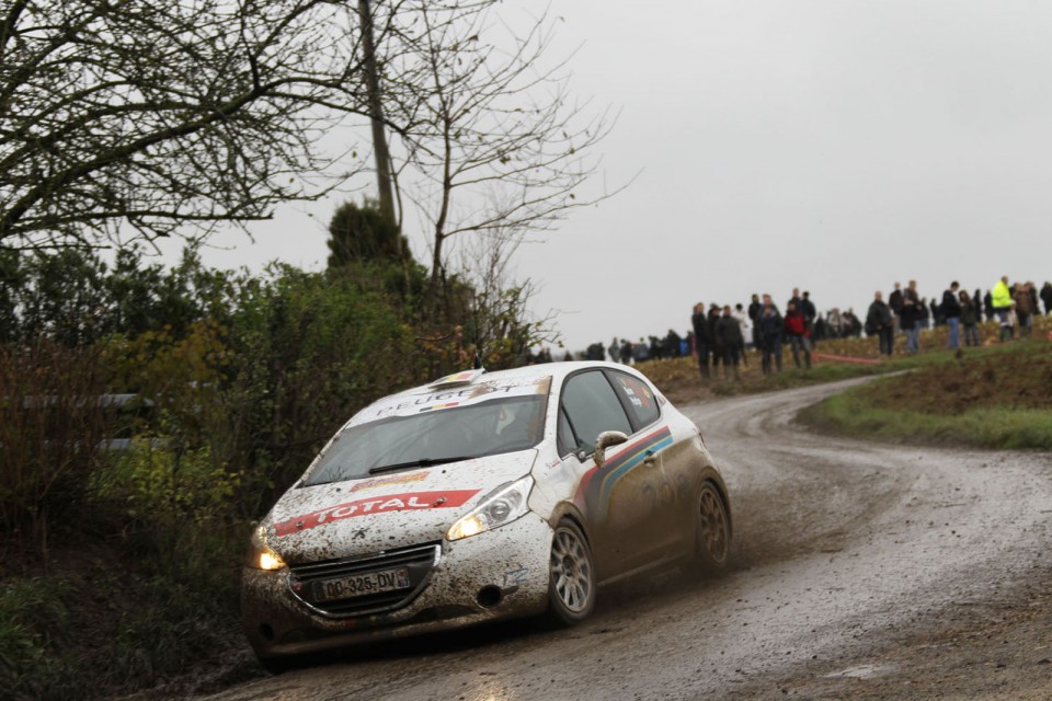 La Peugeot 208 R2 au Rallye du Condroz 2012 - 004