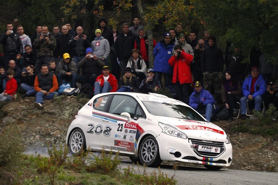 La Peugeot 208 R2 au Rallye du Var 2012 - 002