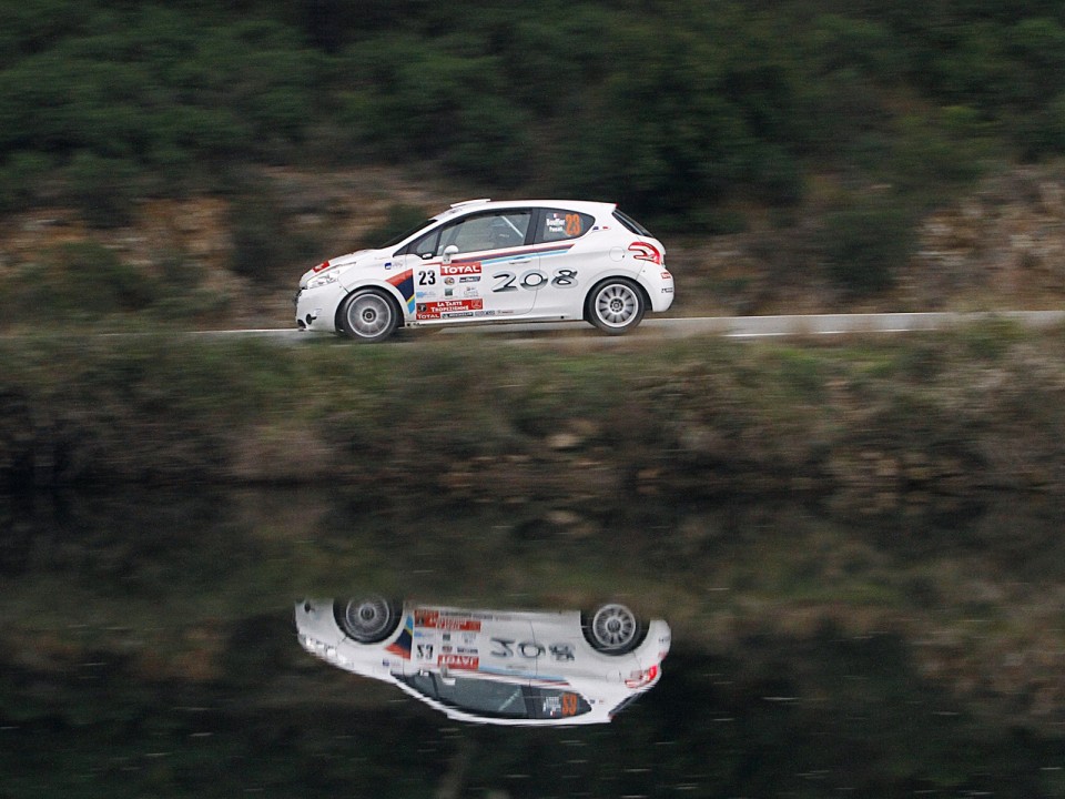 La Peugeot 208 R2 au Rallye du Var 2012 - 004