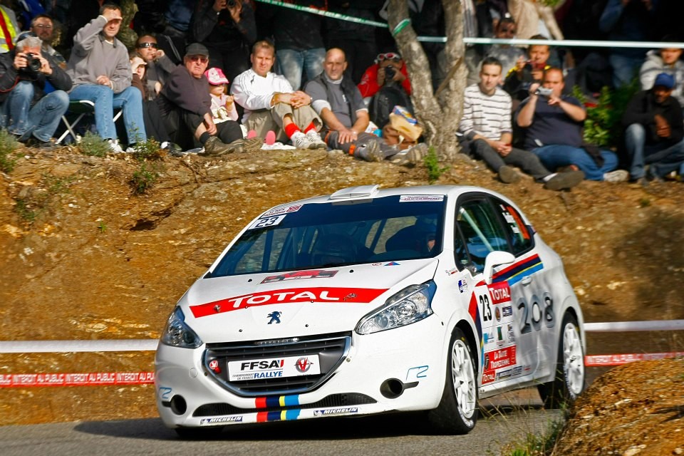 La Peugeot 208 R2 au Rallye du Var 2012 - 014