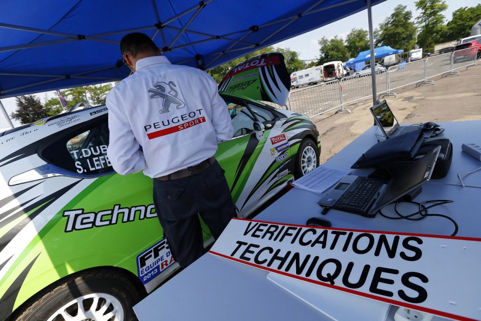 Peugeot 208 R2 - Rallye Terre de l'Auxerrois - 208 Rally Cup France 2013 - 002