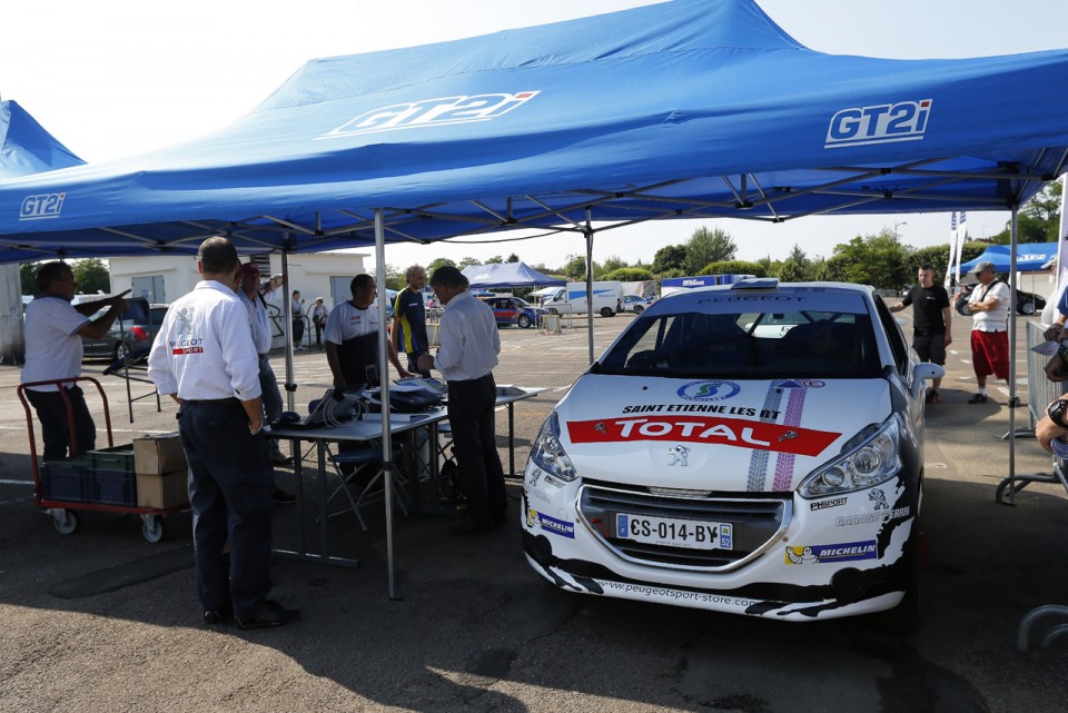 Peugeot 208 R2 - Rallye Terre de l'Auxerrois - 208 Rally Cup France 2013 - 005