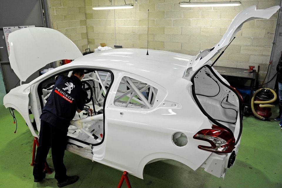 Peugeot 208 R2 003