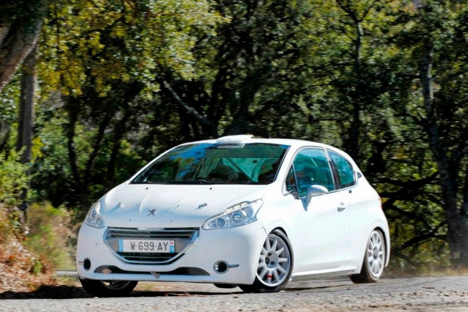 Premiers essais Asphalte Peugeot 208 R2 001
