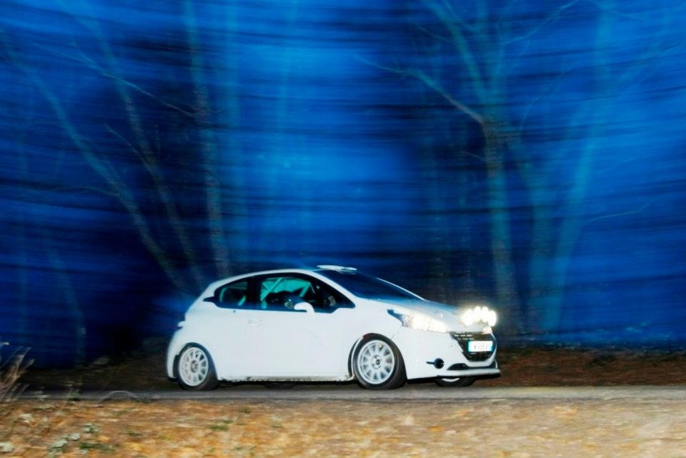 Premiers essais Asphalte Peugeot 208 R2 006