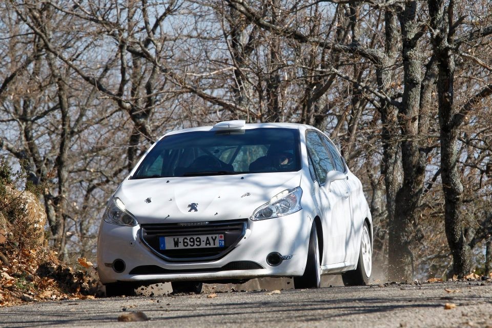 Essais de la Peugeot 208 R2 009