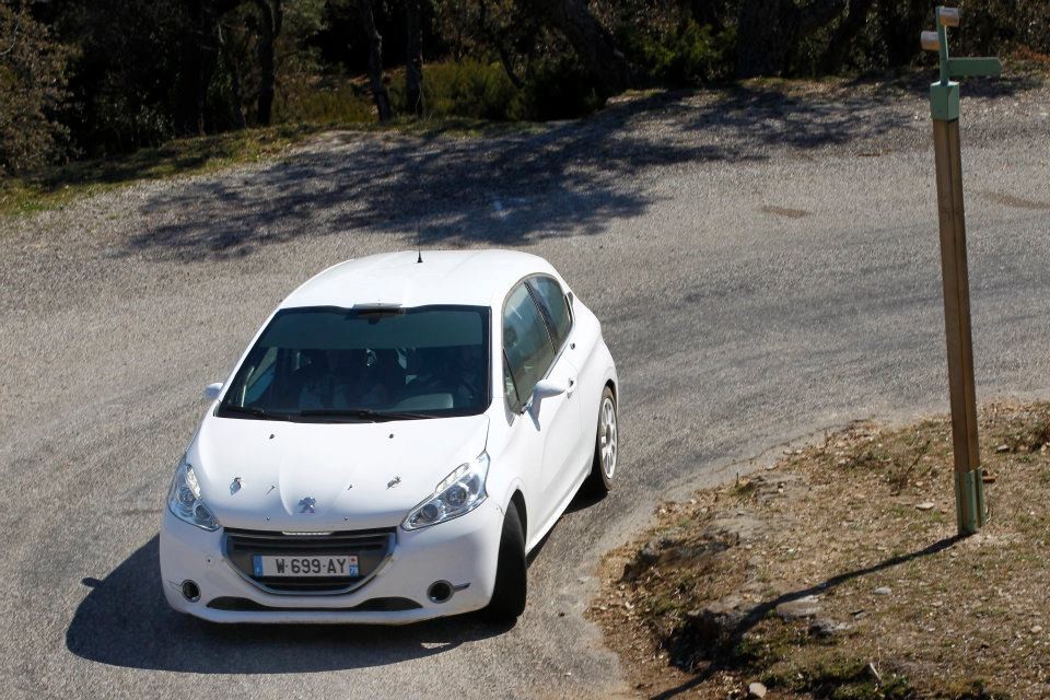 Essais de la Peugeot 208 R2 014