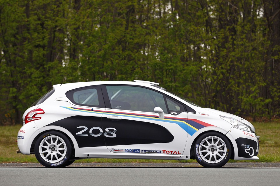 Profil droit statique Peugeot 208 R2 Photo officielle 003