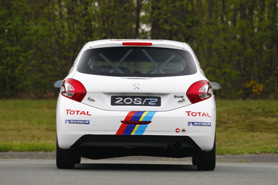 Vue de dos Peugeot 208 R2 Photo officielle 007