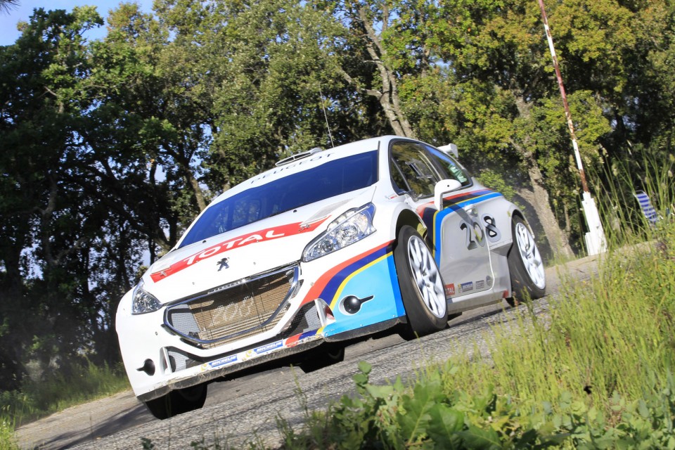 Essais Peugeot 208 T16 - Asphalte - Var (France) - 1-004