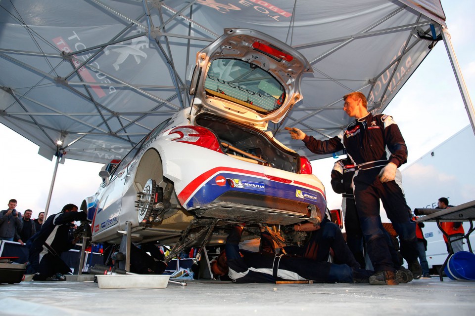 Peugeot 208 T16 - Rallye de l'Acropole 2014 (Grèce / ERC)