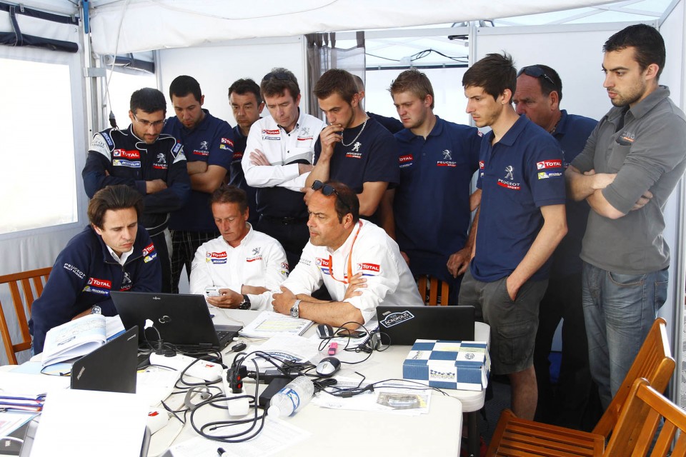 Peugeot 208 T16 - Rallye des Acores 2014 (ERC)