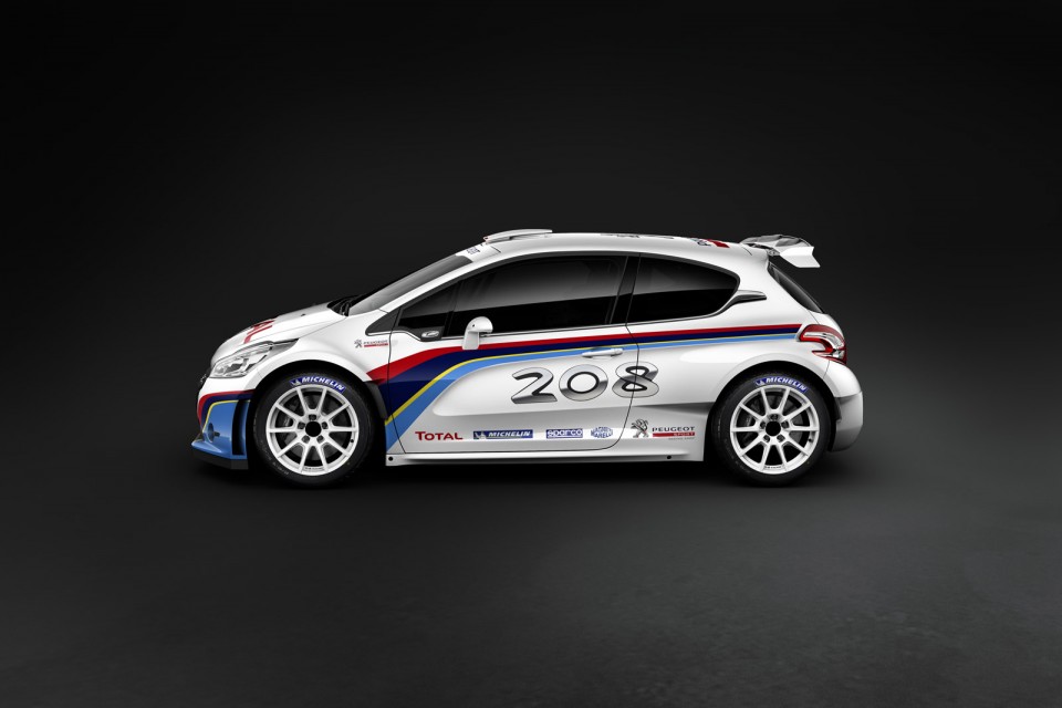 Vue de profil Peugeot 208 R5 1-003