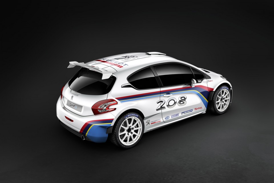 Vue de 3/4 arrière Peugeot 208 R5 1-005