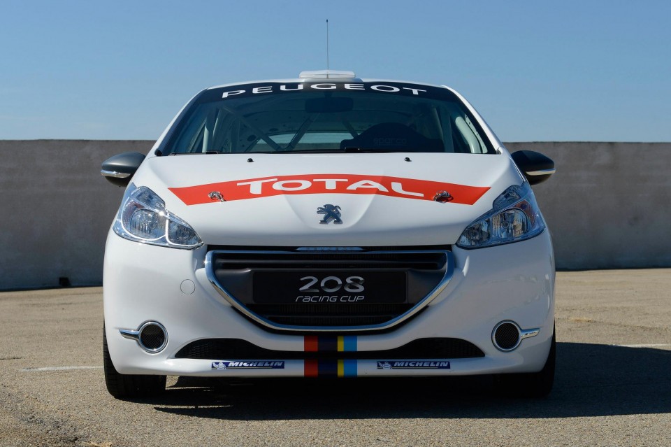 Photo officielle Peugeot 208 Racing Cup 1-004