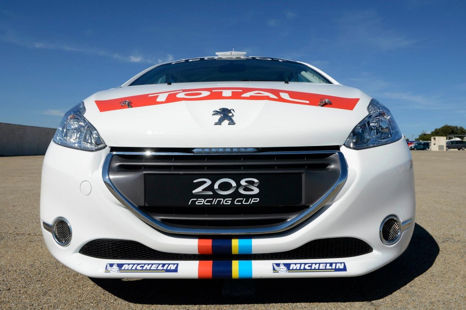 Photo officielle Peugeot 208 Racing Cup 1-009