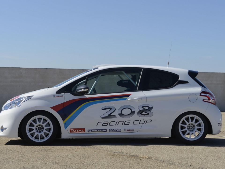 Photo officielle Peugeot 208 Racing Cup 1-011