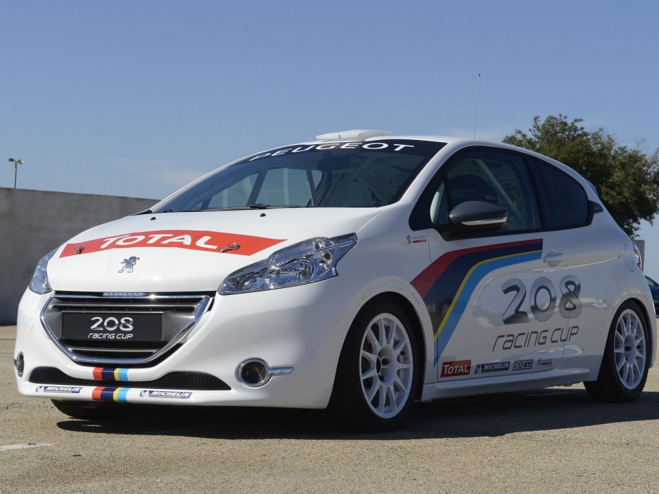 Photo officielle Peugeot 208 Racing Cup 1-012