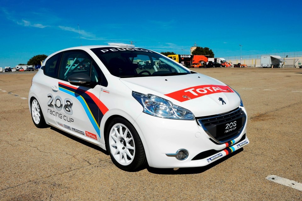 Photo officielle Peugeot 208 Racing Cup 1-018