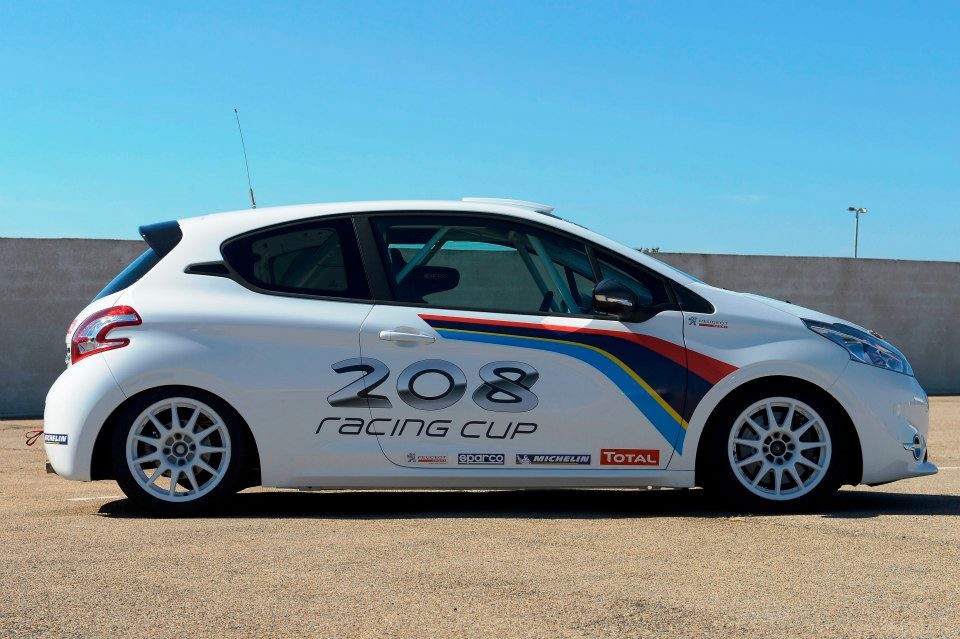 Photo officielle Peugeot 208 Racing Cup 1-020