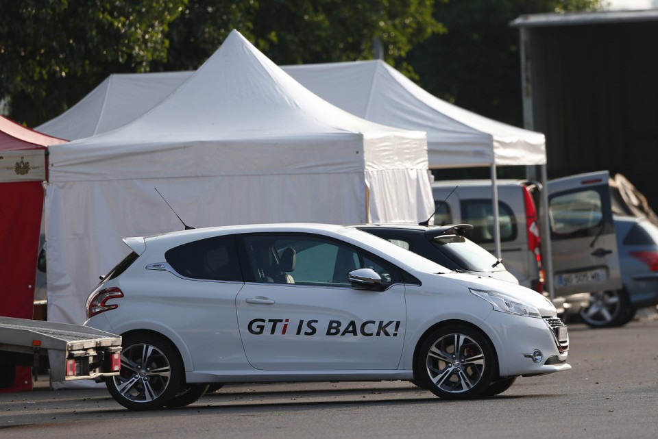 Peugeot 208 Racing Cup - RPS 2013 - Magny-Cours (3/6) - Juillet 2013 - 1-001