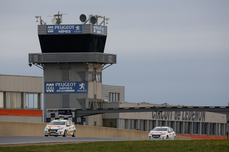Peugeot 208 Racing Cup - RPS 2013 - Lédenon (5/6) - Octobre 2013 - 1-001
