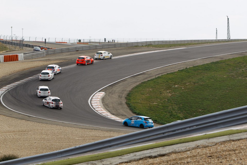 Peugeot 208 Racing Cup - RPS 2013 - Lédenon (5/6) - Octobre 2013 - 1-007