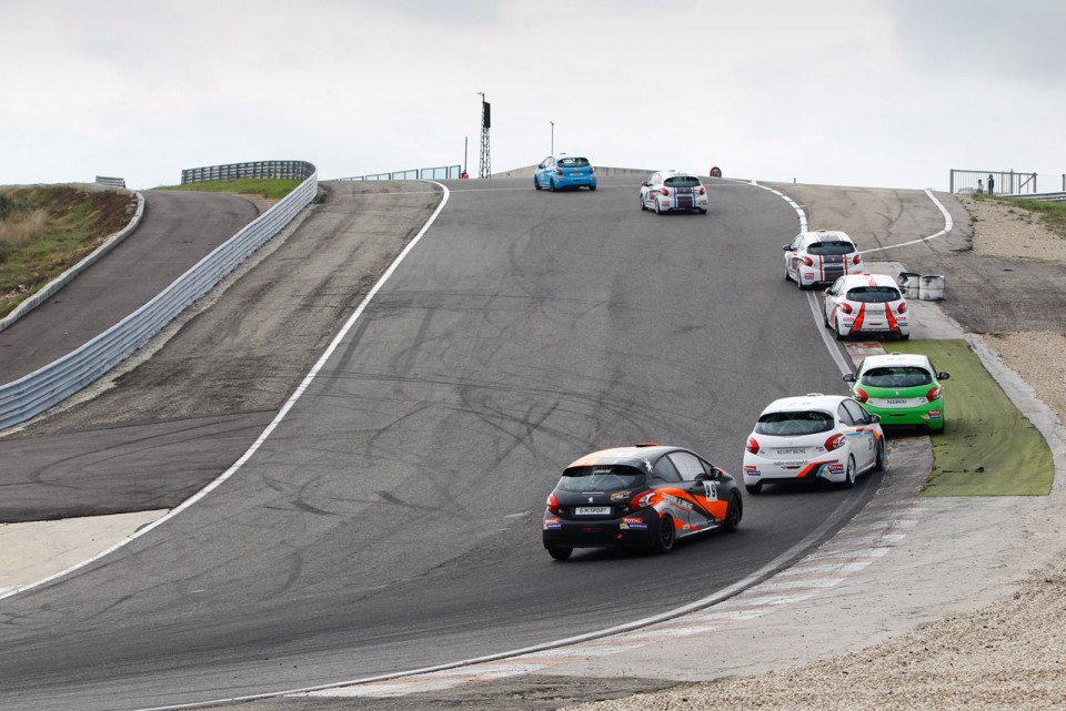 Peugeot 208 Racing Cup - RPS 2013 - Lédenon (5/6) - Octobre 2013 - 1-011