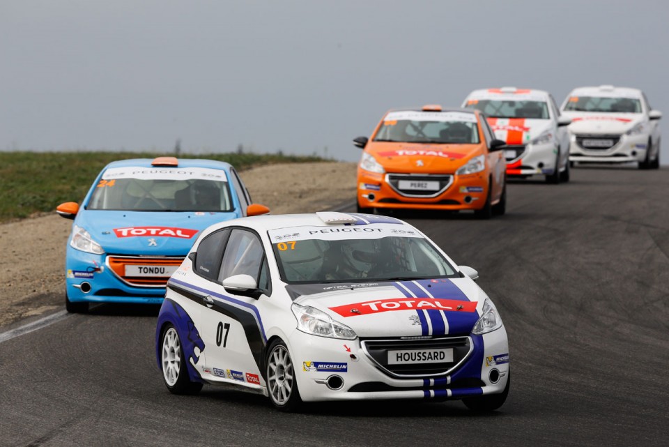 Peugeot 208 Racing Cup - RPS 2013 - Lédenon (5/6) - Octobre 2013 - 1-026
