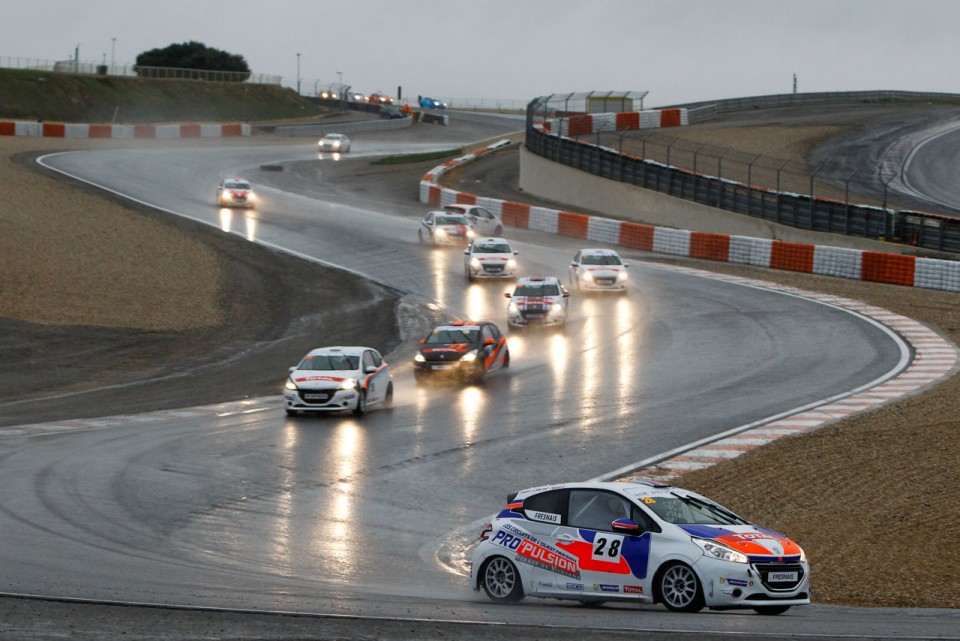 Peugeot 208 Racing Cup - RPS 2013 - Lédenon (5/6) - Octobre 2013 - 1-043