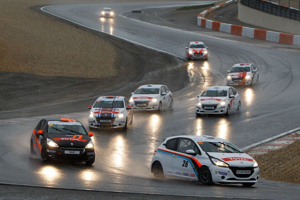 Peugeot 208 Racing Cup - RPS 2013 - Lédenon (5/6) - Octobre 2013 - 1-044