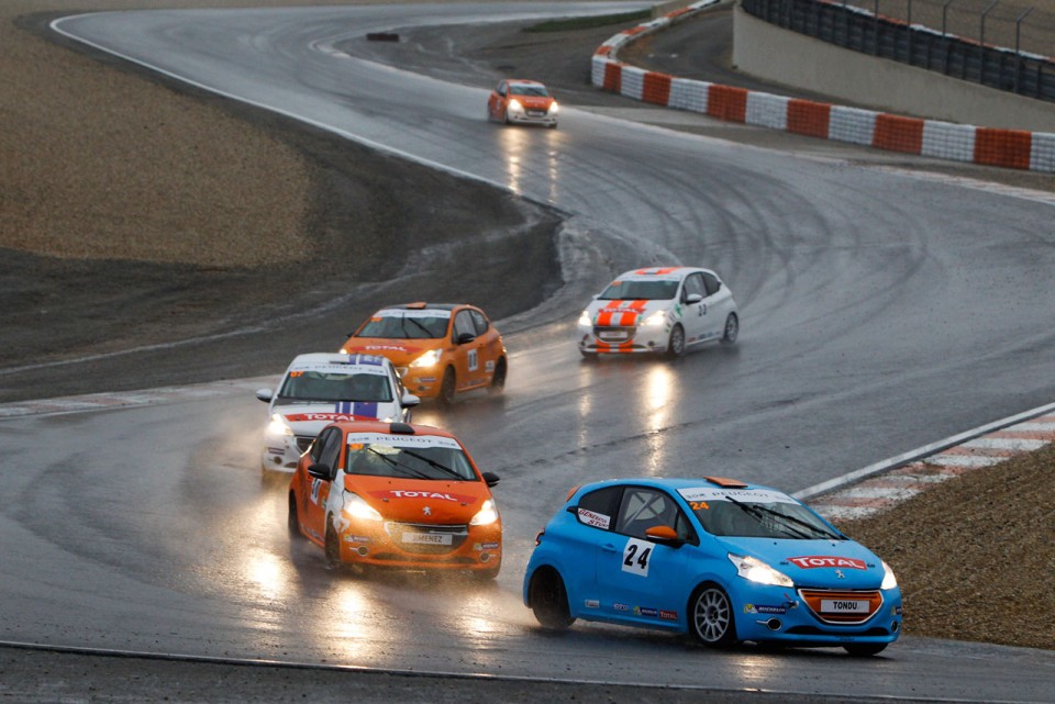 Peugeot 208 Racing Cup - RPS 2013 - Lédenon (5/6) - Octobre 2013 - 1-045