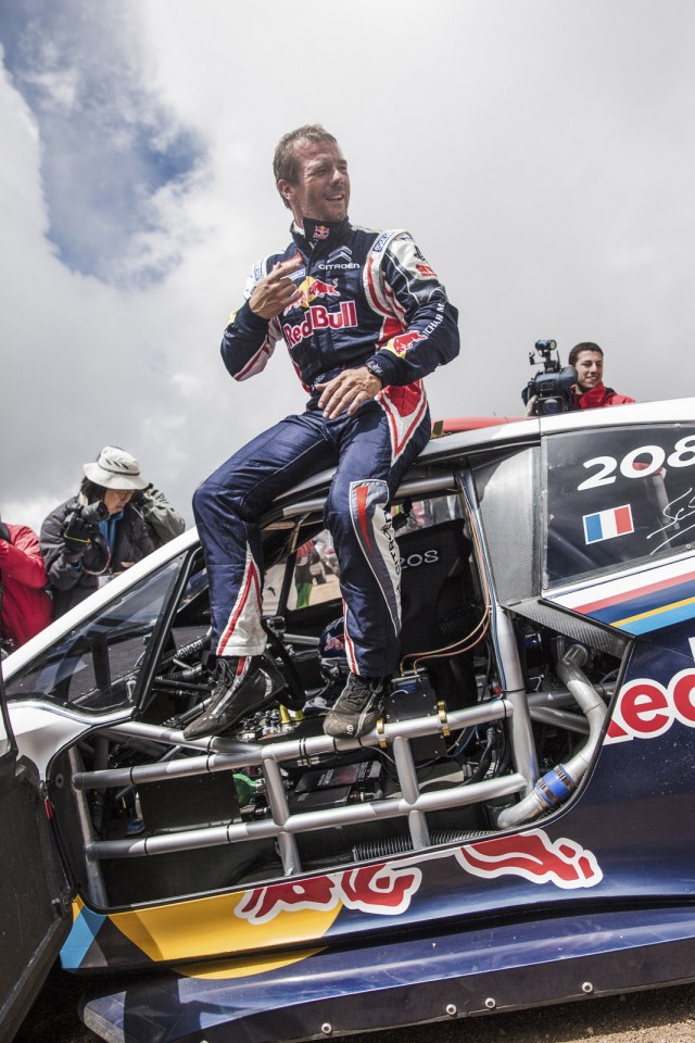 Sébastien Loeb et la Peugeot 208 T16 Pikes Peak 2013 - 1-006