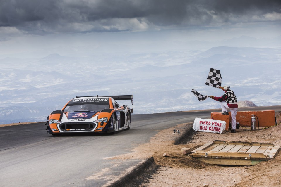 Rhys Millen Hyundai Genesis - Pikes Peak 2013 - 1-008