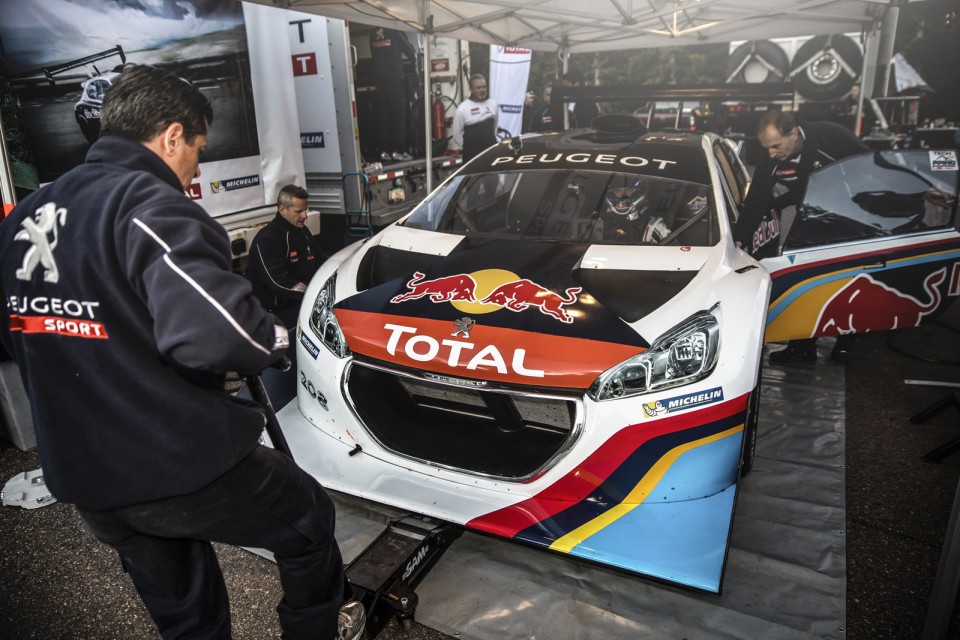 Essais libres Peugeot 208 T16 Pikes Peak 2013 - 4-010