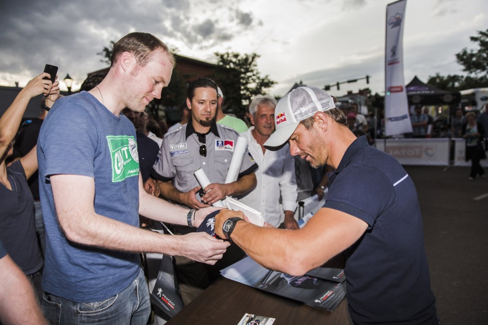 Fan Fest Sébastien Loeb Peugeot 208 T16 Pikes Peak 2013 - 5-011