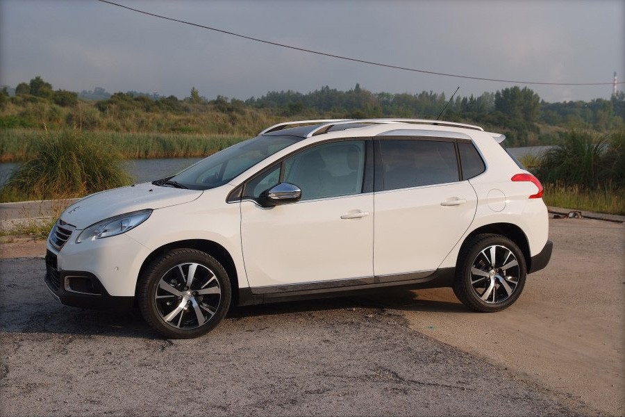 [Ojancano] Peugeot 2008 Allure 1.6 e-HDi 92 Blanc Banquise - 001