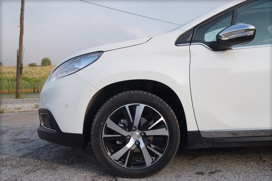 [Ojancano] Peugeot 2008 Allure 1.6 e-HDi 92 Blanc Banquise - 003