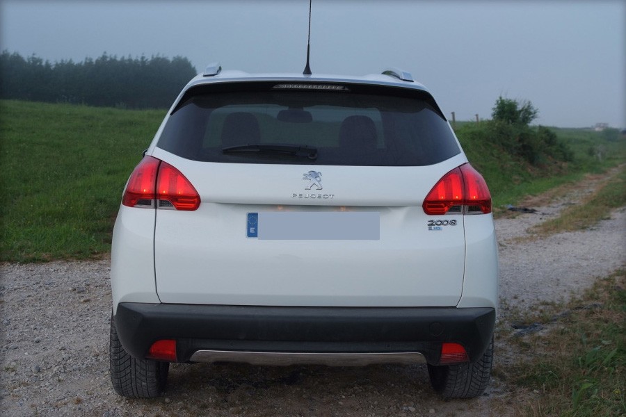 [Ojancano] Peugeot 2008 Allure 1.6 e-HDi 92 Blanc Banquise - 007